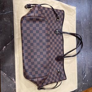 Louis Vuitton MM Never Full Damier Ebene with Red Interior.